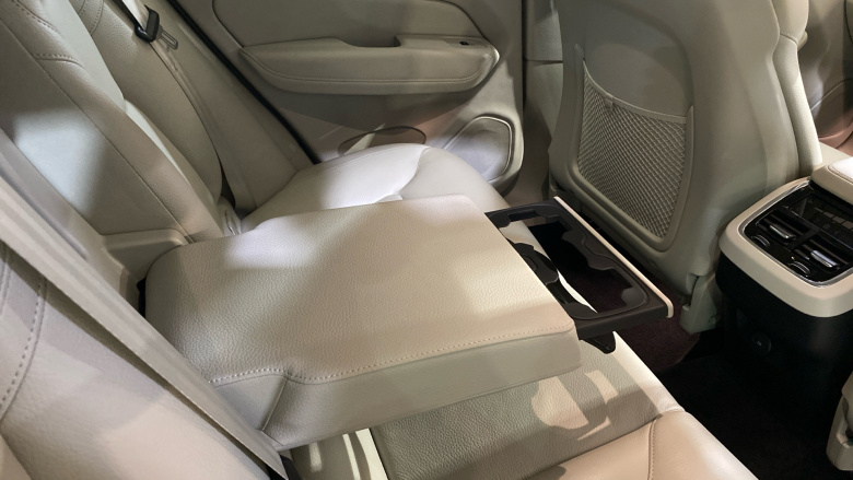 Volvo XC60 2.0 B4D Plus Dark 5dr AWD Geartronic Diesel Estate